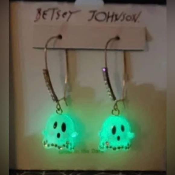 Betsey Johnson Glow-In-The-Dark Halloween Dangling Ghost White Earrings - Picture 3 of 5